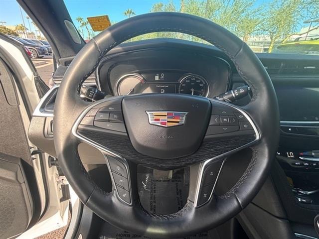 used 2024 Cadillac XT5 car, priced at $39,999