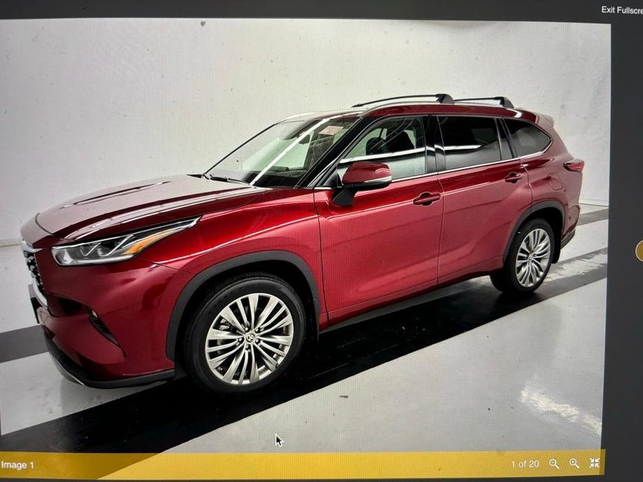 used 2022 Toyota Highlander car, priced at $41,500