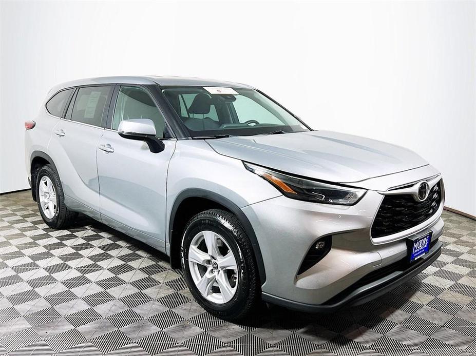 used 2023 Toyota Highlander car, priced at $31,900