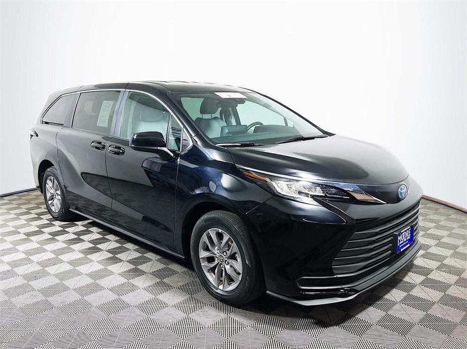 used 2023 Toyota Sienna car, priced at $39,400