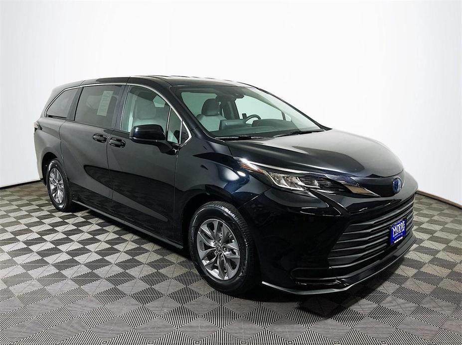 used 2023 Toyota Sienna car, priced at $39,500