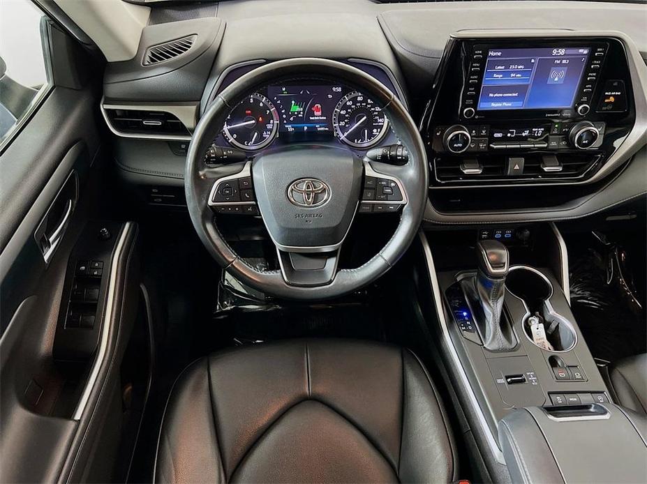 used 2022 Toyota Highlander car, priced at $32,000