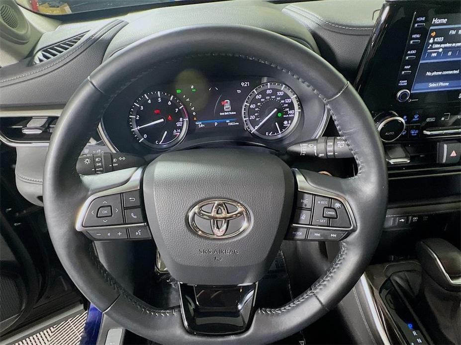 used 2021 Toyota Highlander car, priced at $38,500