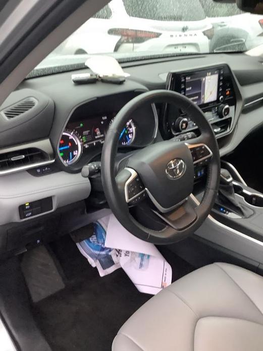 used 2022 Toyota Highlander Hybrid car, priced at $45,000