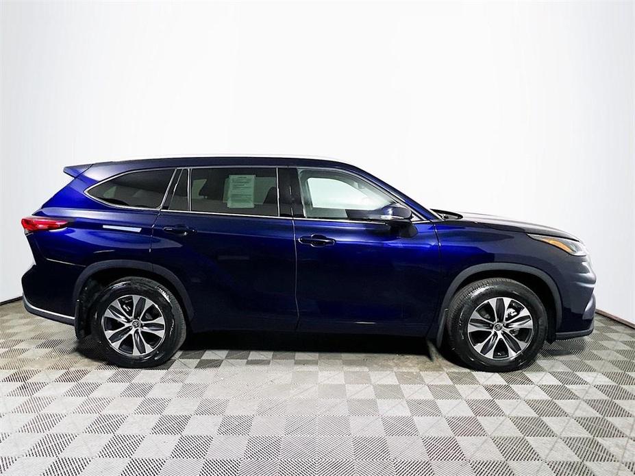 used 2022 Toyota Highlander car, priced at $40,000