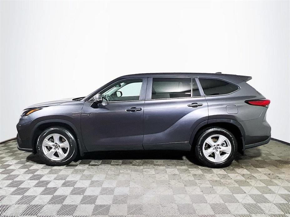 used 2023 Toyota Highlander car, priced at $34,500