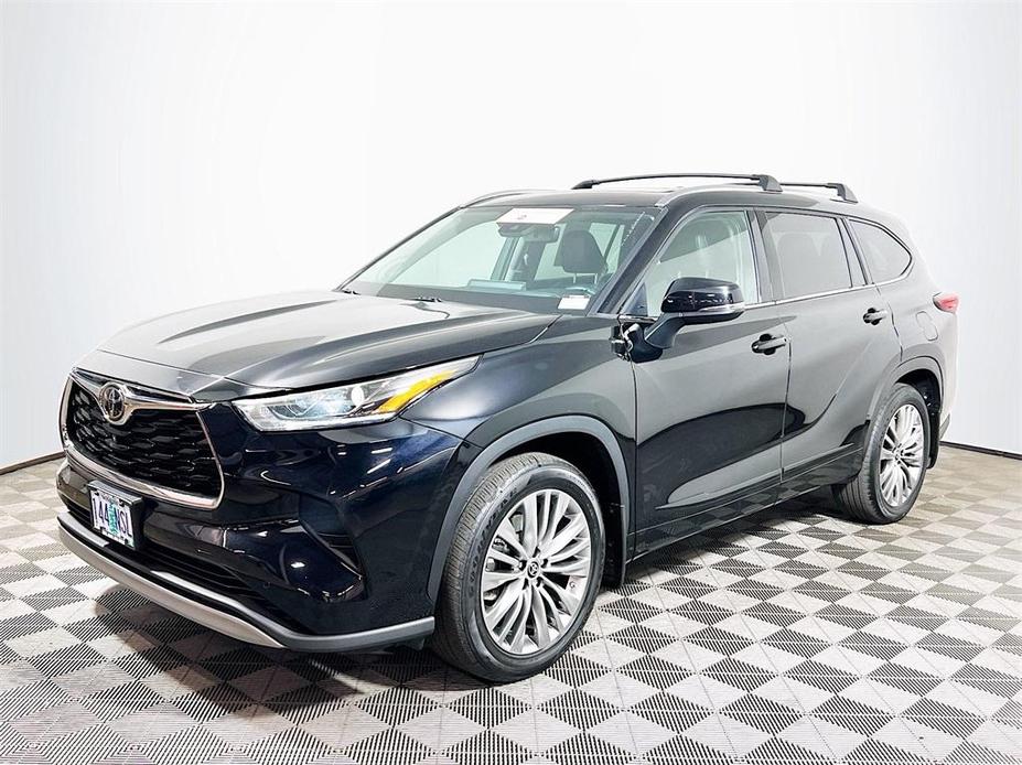 used 2022 Toyota Highlander car, priced at $43,000