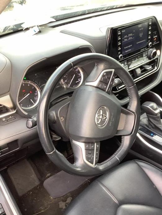 used 2022 Toyota Highlander car, priced at $34,000