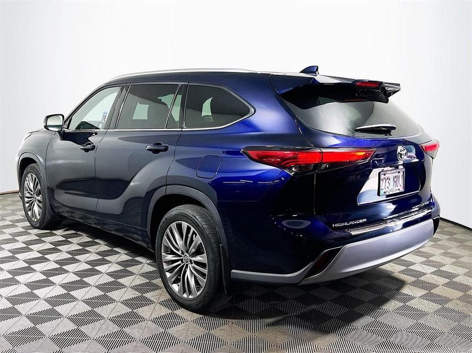 used 2021 Toyota Highlander car, priced at $40,300