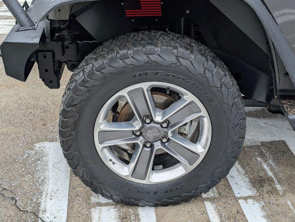 used 2016 Jeep Wrangler Unlimited car, priced at $15,397