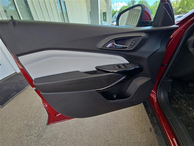 new 2025 Chevrolet Trax car, priced at $24,095