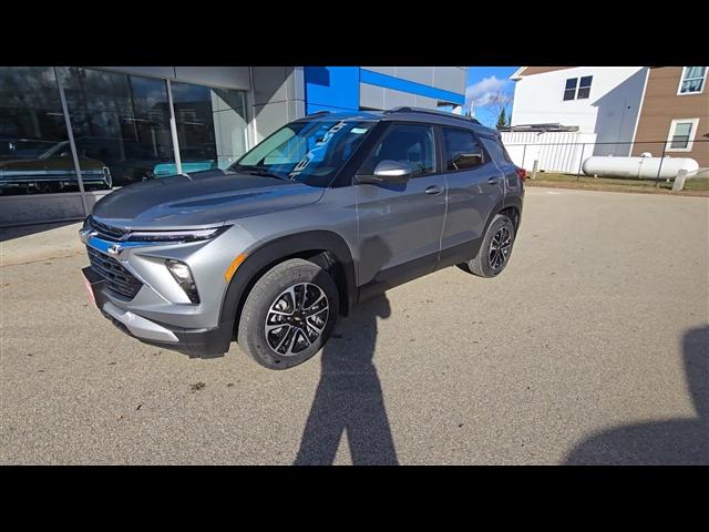 new 2025 Chevrolet TrailBlazer car, priced at $28,240