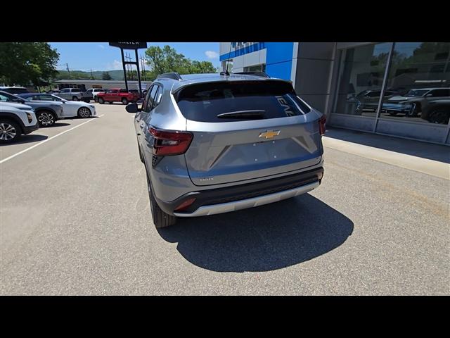 new 2025 Chevrolet Trax car, priced at $24,690