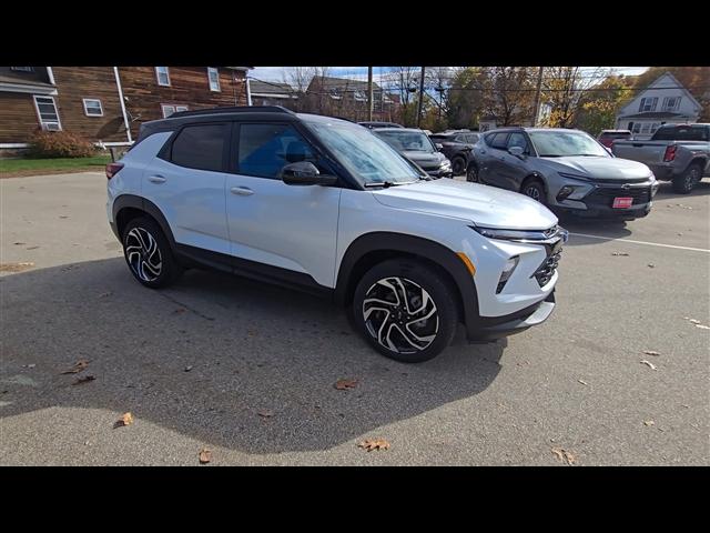 new 2025 Chevrolet TrailBlazer car, priced at $34,325