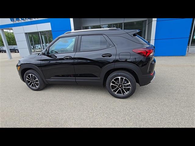 new 2025 Chevrolet TrailBlazer car, priced at $31,675