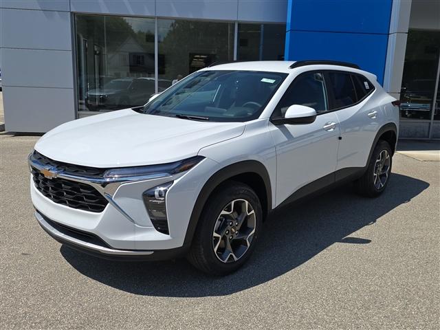 new 2025 Chevrolet Trax car, priced at $24,690