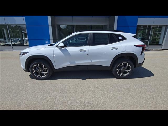 new 2025 Chevrolet Trax car, priced at $24,690