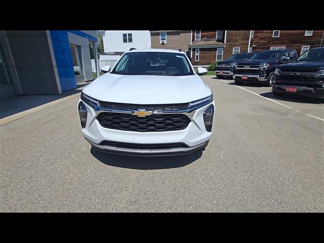 new 2025 Chevrolet Trax car, priced at $24,690