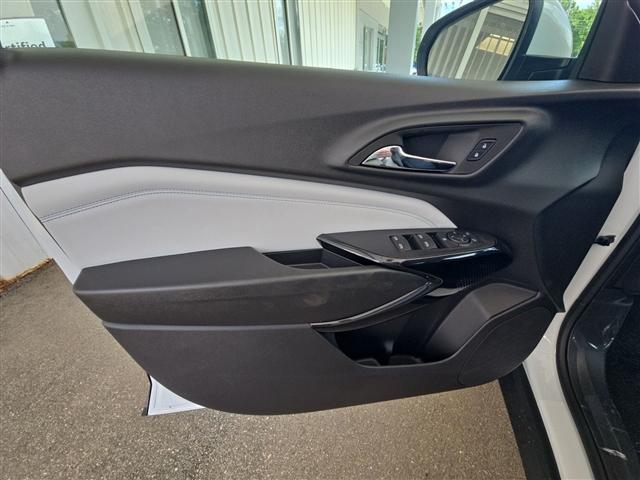 new 2025 Chevrolet Trax car, priced at $24,690