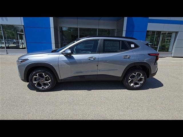 new 2025 Chevrolet Trax car, priced at $24,095