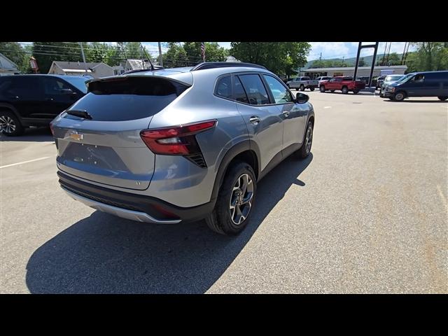 new 2025 Chevrolet Trax car, priced at $24,095