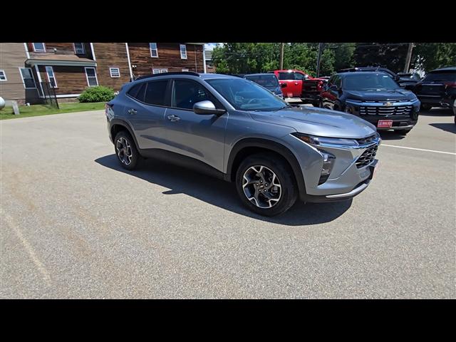 new 2025 Chevrolet Trax car, priced at $24,095