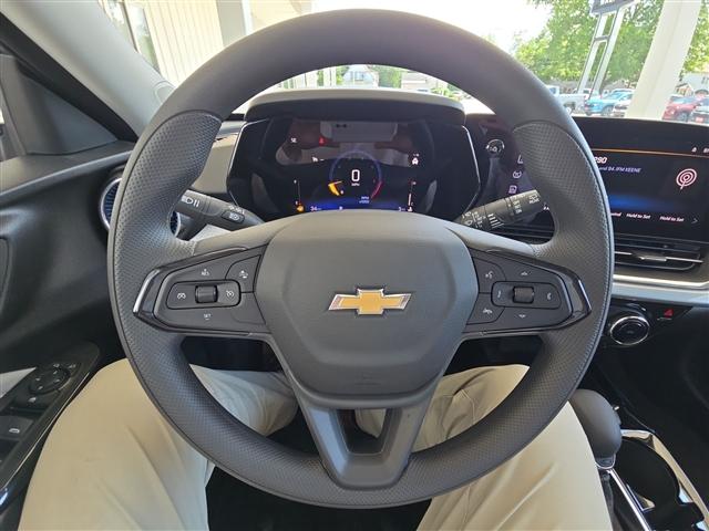 new 2025 Chevrolet Trax car, priced at $24,095