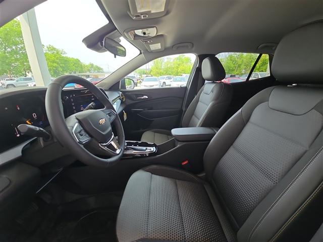 new 2025 Chevrolet Trax car, priced at $24,940