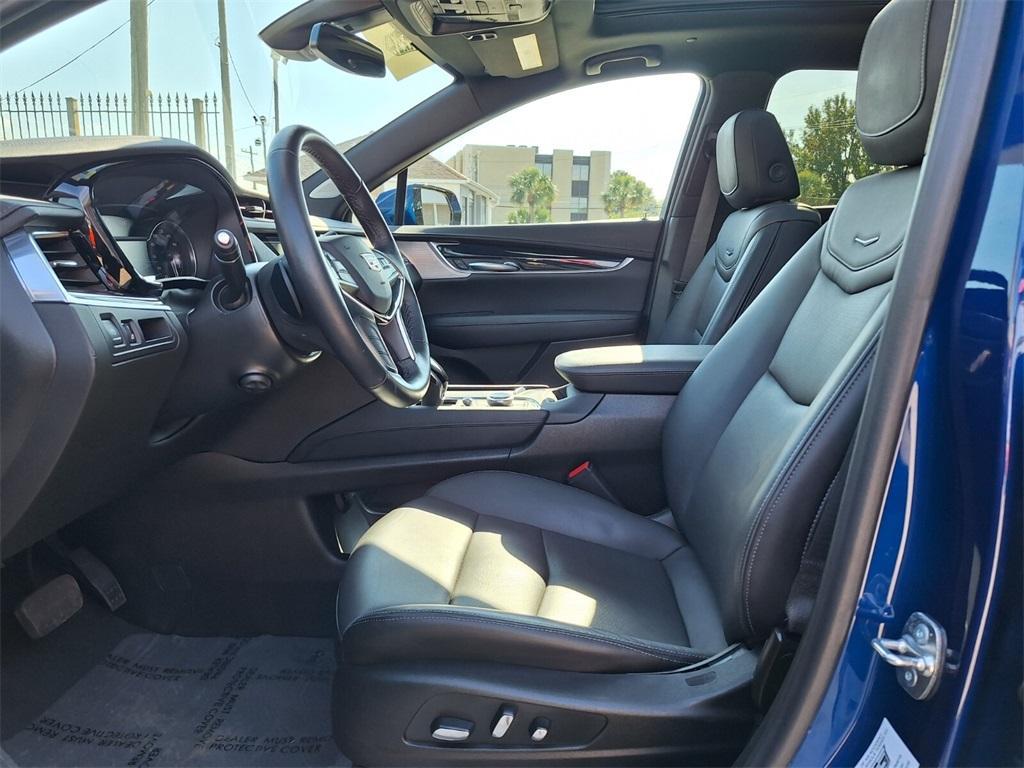 used 2024 Cadillac XT5 car, priced at $38,732