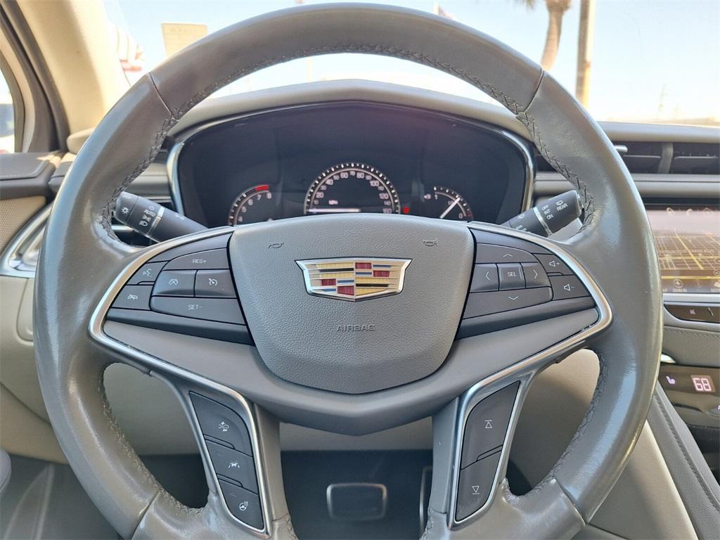 used 2018 Cadillac XT5 car