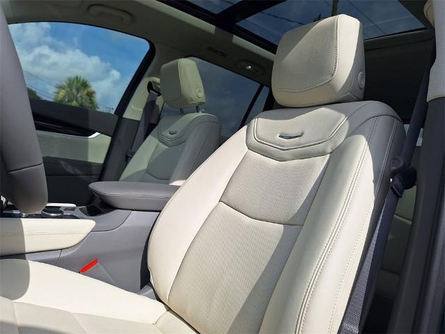 new 2025 Cadillac XT6 car, priced at $57,380