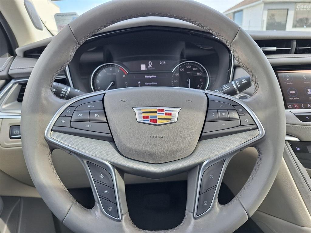 used 2021 Cadillac XT5 car, priced at $33,334