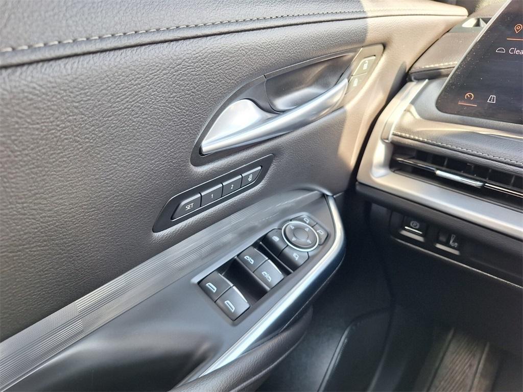 used 2024 Cadillac XT4 car, priced at $37,009