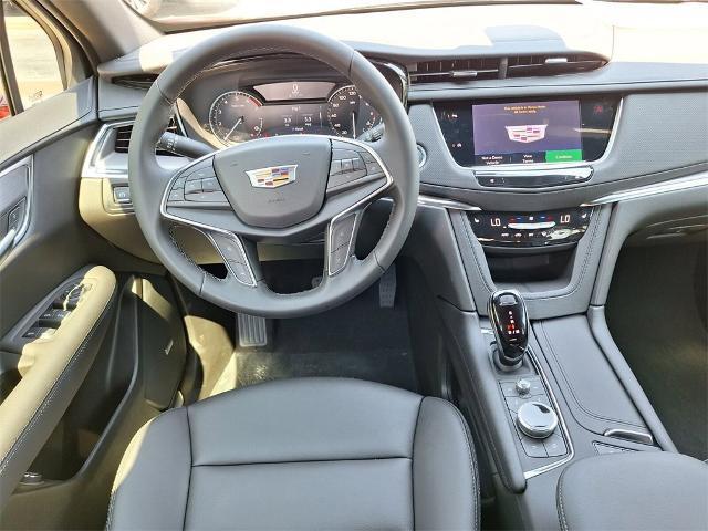 new 2025 Cadillac XT5 car, priced at $46,590