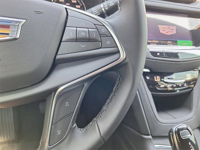 new 2025 Cadillac XT5 car, priced at $46,590