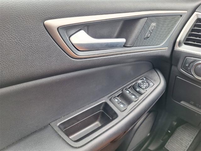 used 2024 Ford Edge car, priced at $22,895