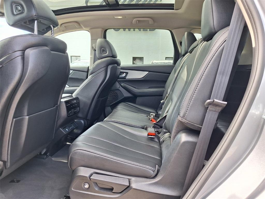 used 2025 Acura MDX car, priced at $49,237