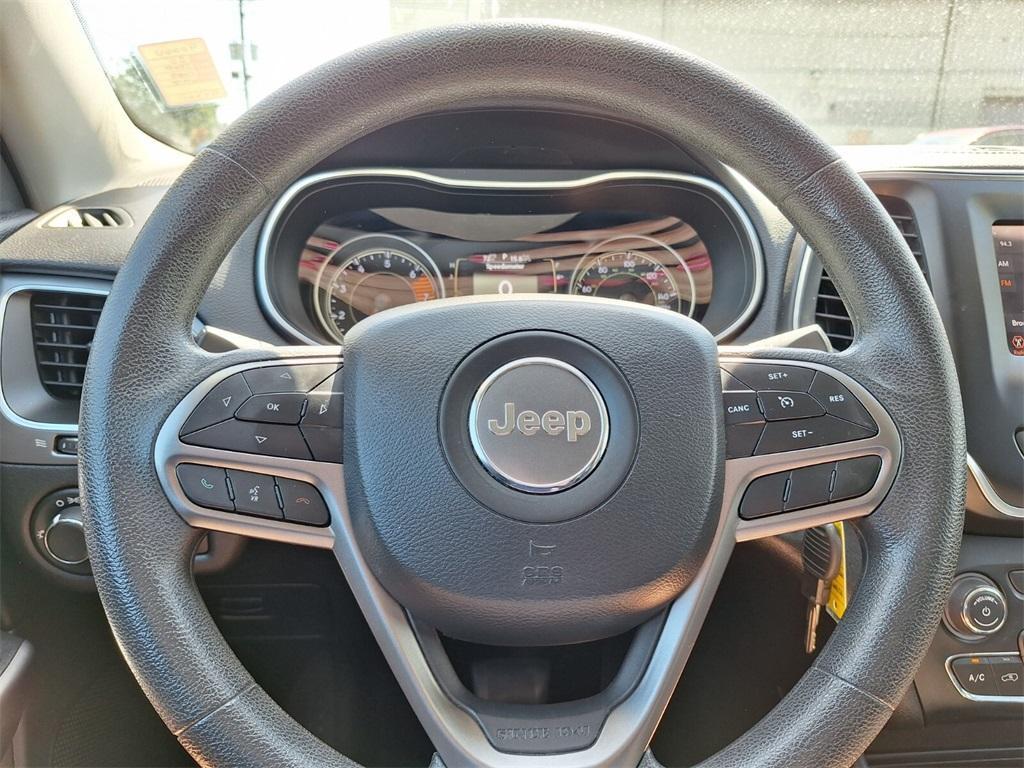 used 2020 Jeep Cherokee car, priced at $15,806