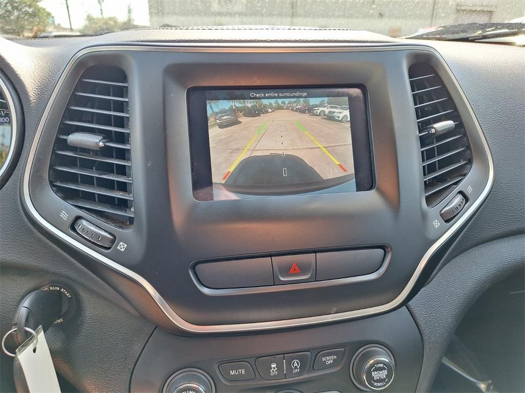 used 2020 Jeep Cherokee car, priced at $15,806