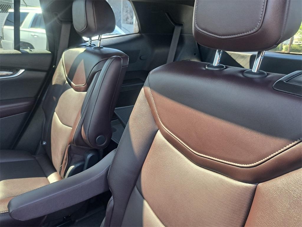 used 2021 Cadillac XT6 car, priced at $37,498