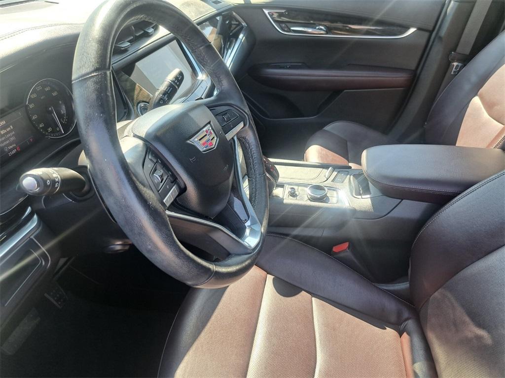 used 2021 Cadillac XT6 car, priced at $37,498