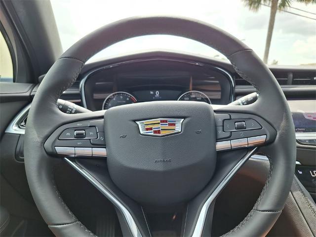 new 2025 Cadillac XT6 car, priced at $50,015