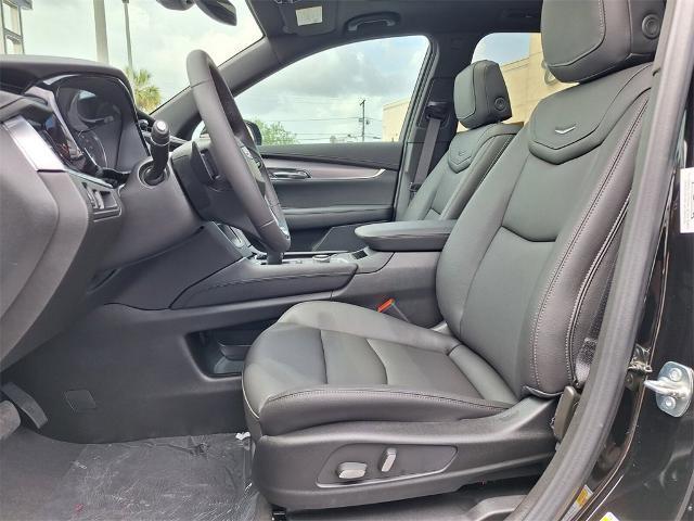 new 2025 Cadillac XT6 car, priced at $50,015
