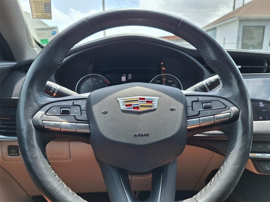 used 2022 Cadillac XT4 car, priced at $30,514