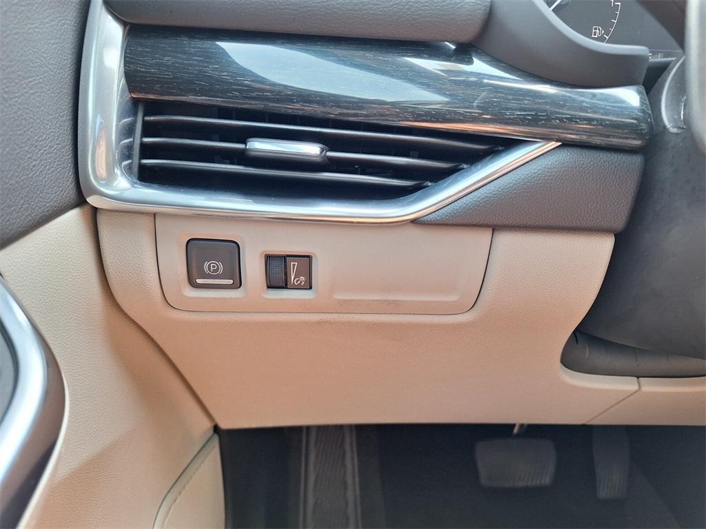 used 2022 Cadillac XT4 car, priced at $30,514