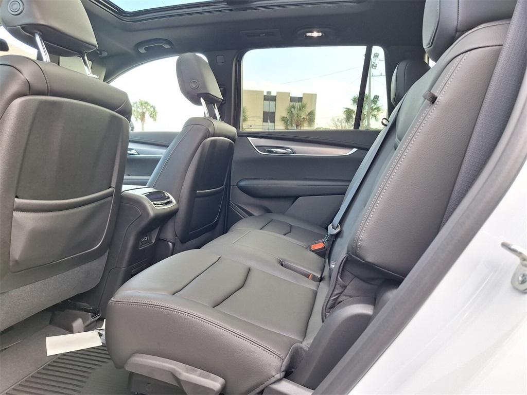new 2025 Cadillac XT6 car, priced at $50,335
