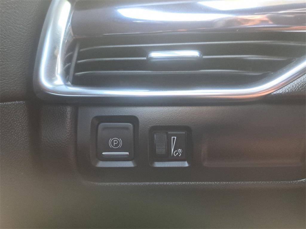 used 2023 Cadillac XT4 car, priced at $32,253