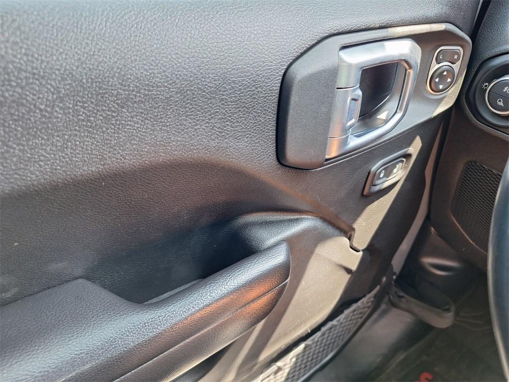 used 2021 Jeep Gladiator car, priced at $38,440