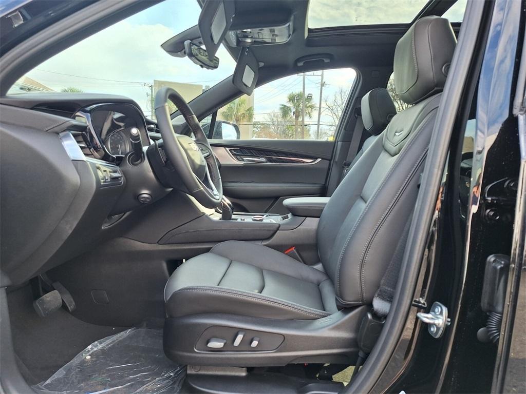 new 2025 Cadillac XT6 car, priced at $62,385