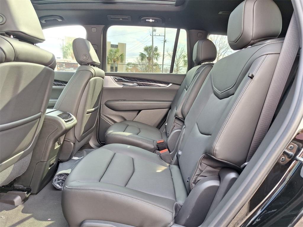 new 2025 Cadillac XT6 car, priced at $62,385